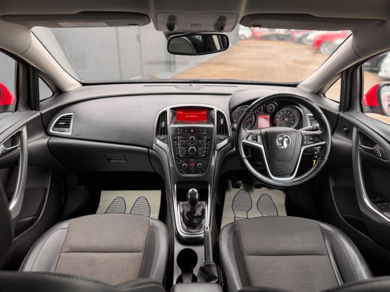 VAUXHALL ASTRA