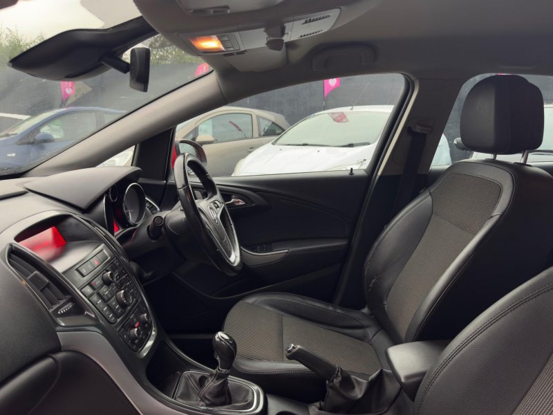 VAUXHALL ASTRA