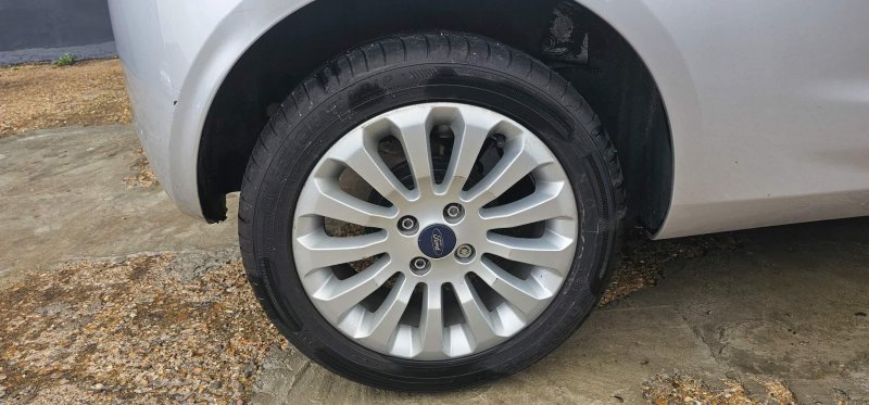 FORD KA