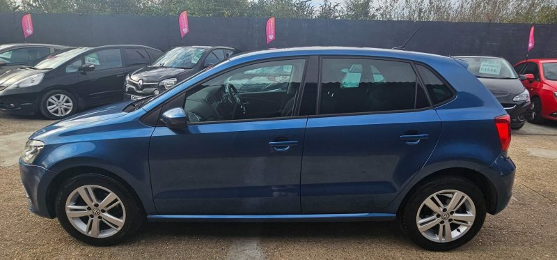 VOLKSWAGEN POLO