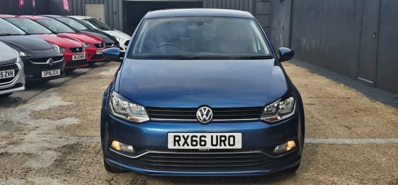 VOLKSWAGEN POLO