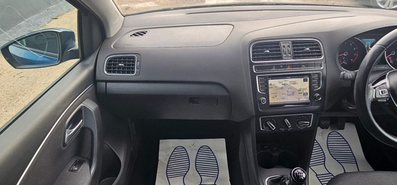 VOLKSWAGEN POLO