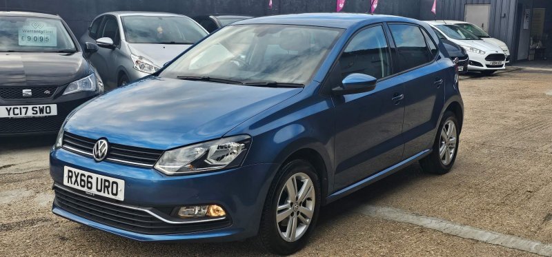 VOLKSWAGEN POLO