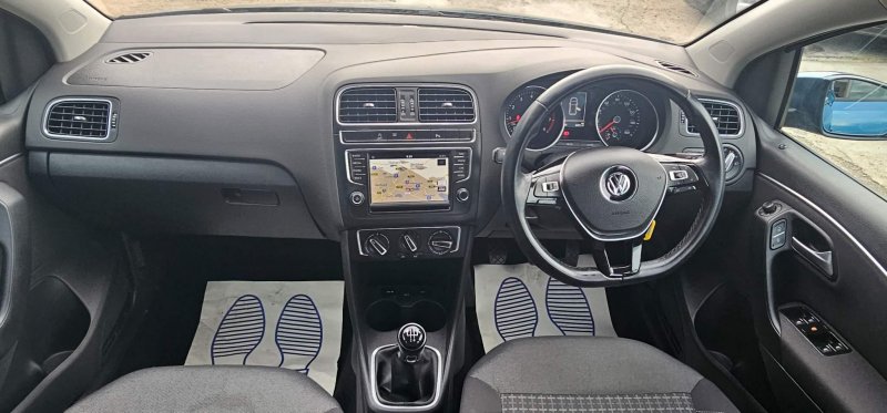 VOLKSWAGEN POLO