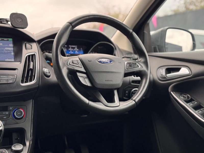 FORD FOCUS