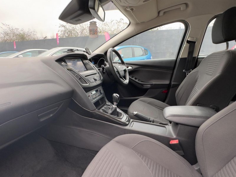FORD FOCUS