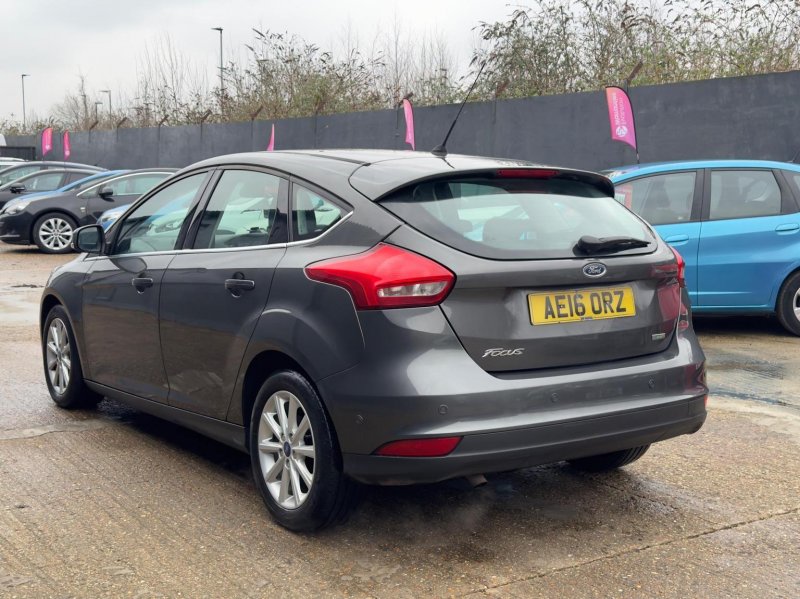 FORD FOCUS