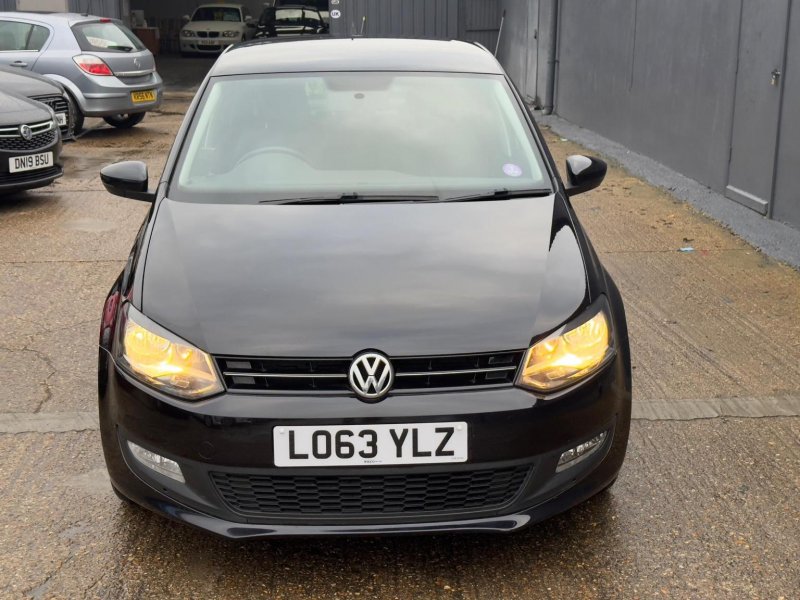 VOLKSWAGEN POLO