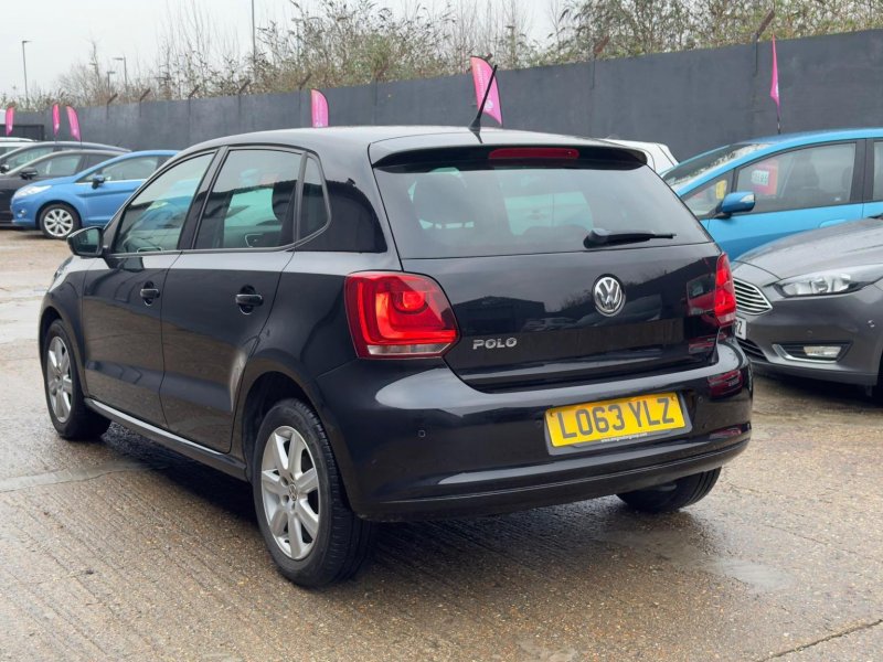 VOLKSWAGEN POLO