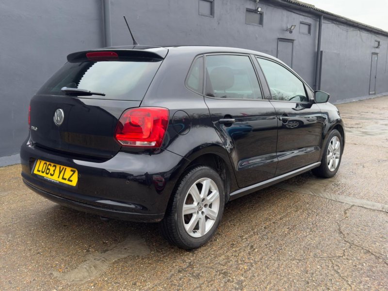 VOLKSWAGEN POLO