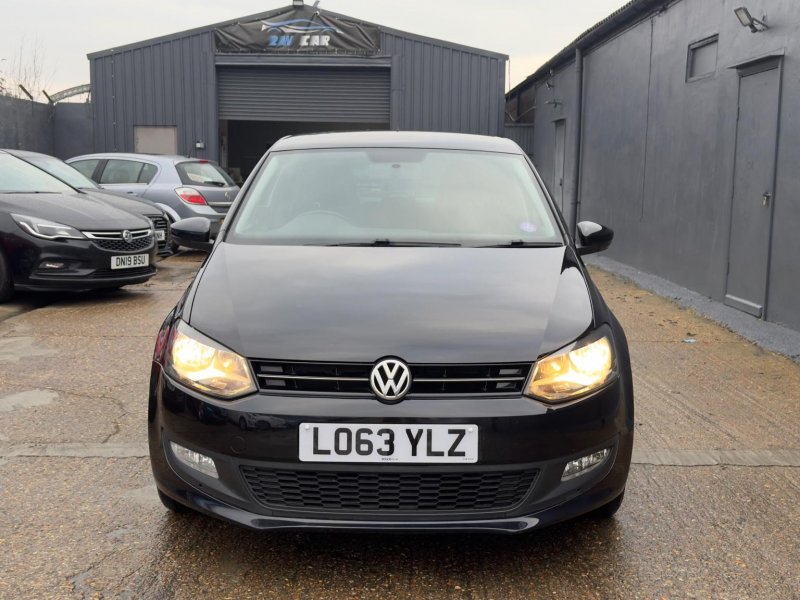 VOLKSWAGEN POLO
