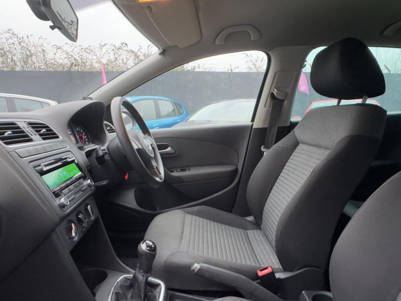 VOLKSWAGEN POLO