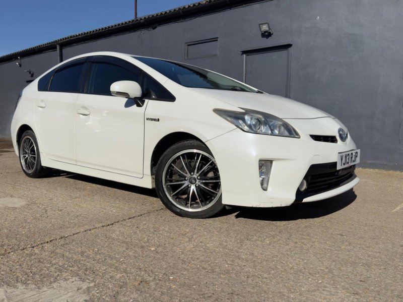 TOYOTA PRIUS