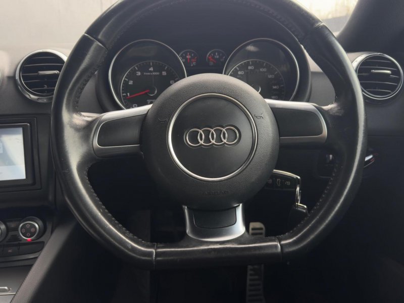 AUDI TT