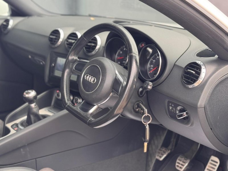 AUDI TT