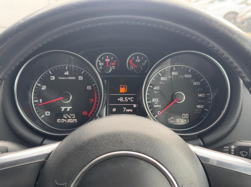 AUDI TT