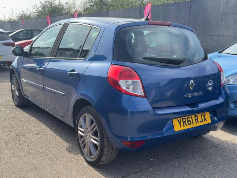 RENAULT CLIO