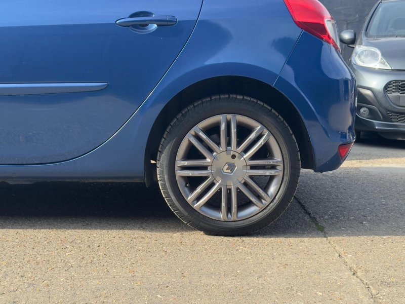 RENAULT CLIO