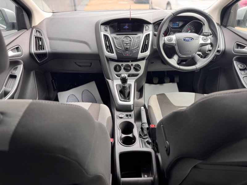 FORD FOCUS