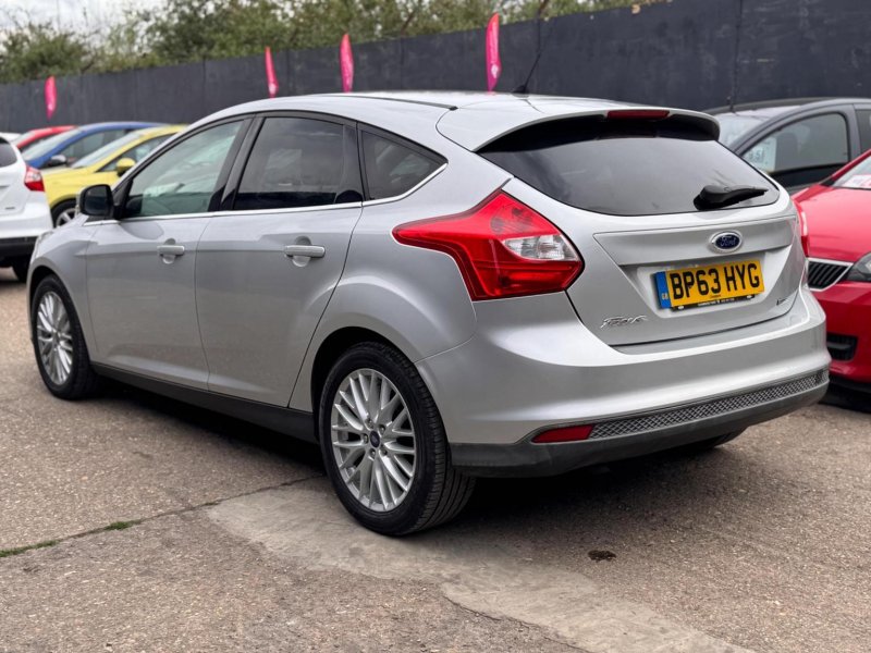 FORD FOCUS