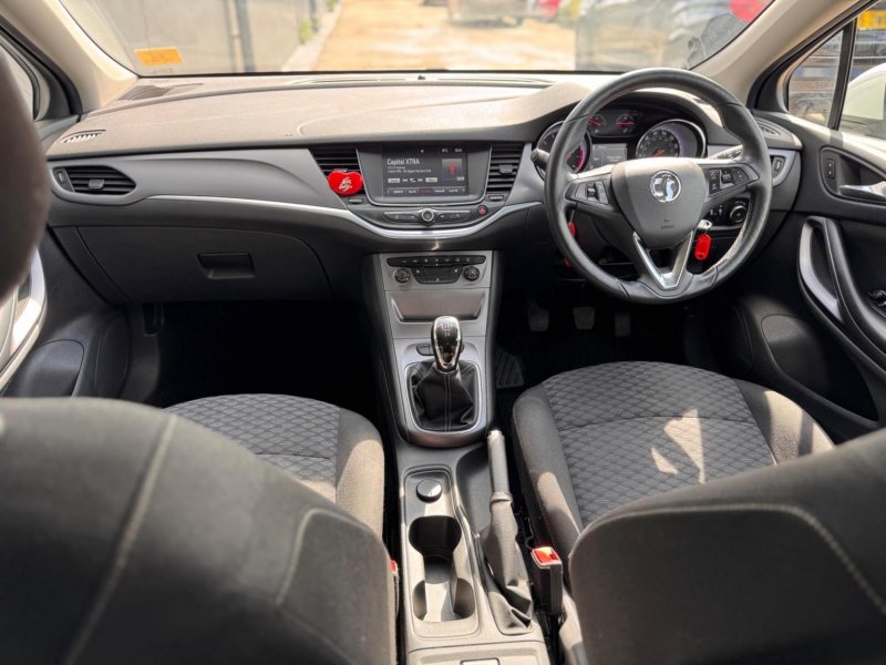 VAUXHALL ASTRA