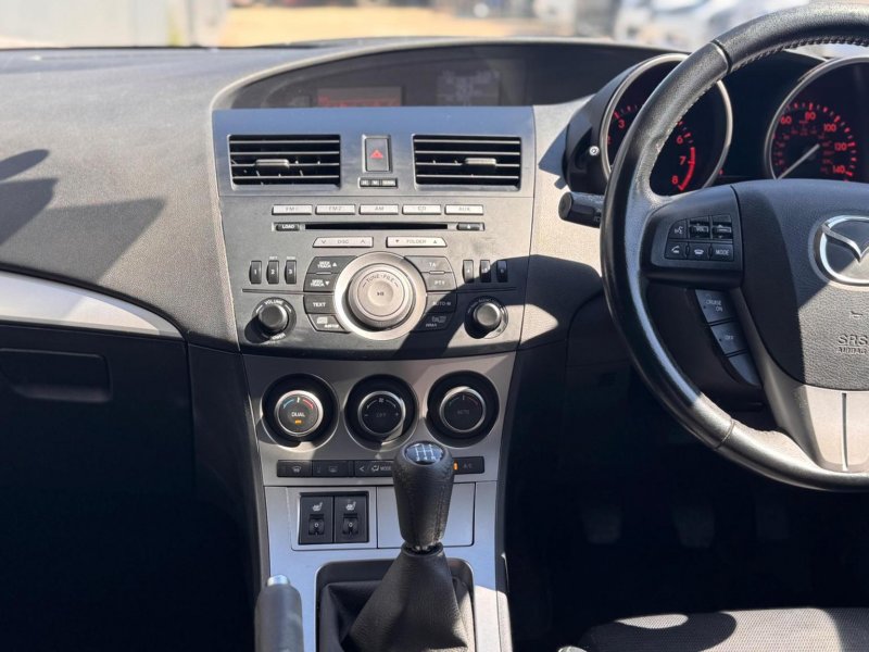 MAZDA MAZDA3