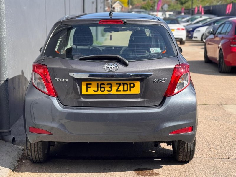 TOYOTA YARIS