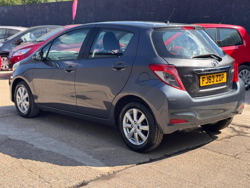 TOYOTA YARIS