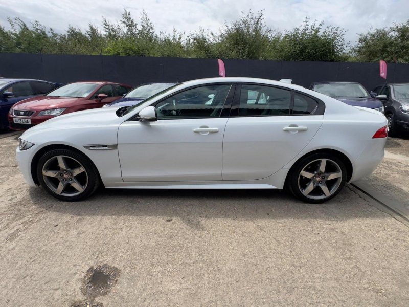 JAGUAR XE