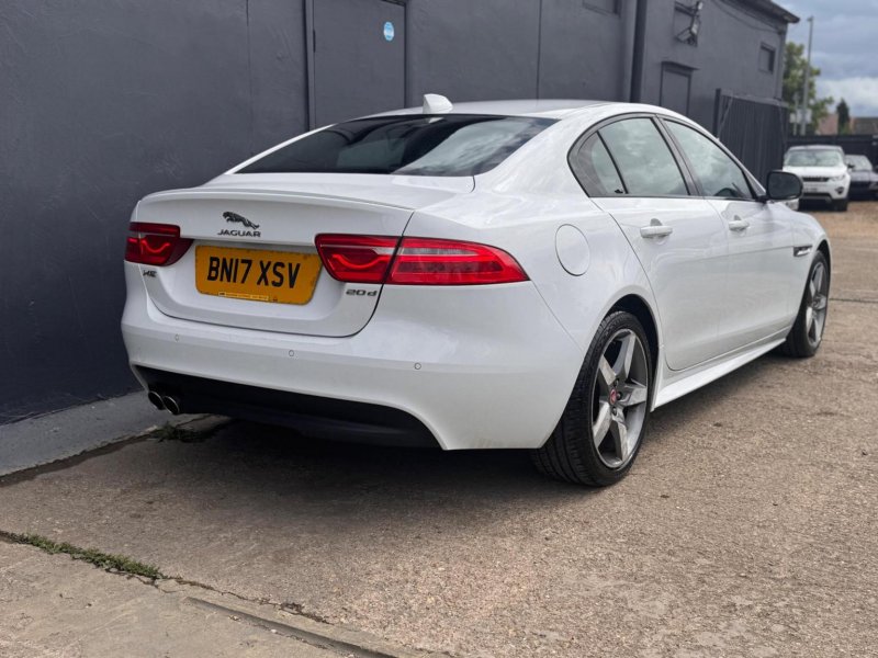 JAGUAR XE