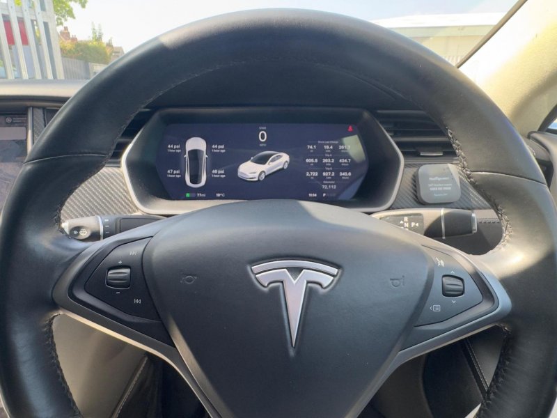 TESLA MODEL S