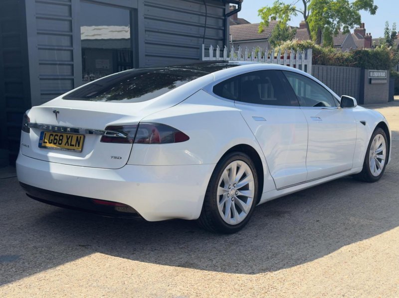 TESLA MODEL S